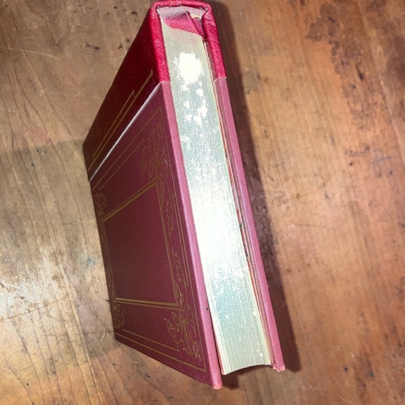 Book: Red Leather Bound 'The Call of the Wild' by Jack London Book - Picture 5 of 16